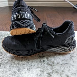 NO BULL women's runners